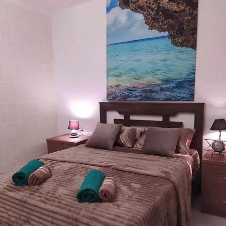 Gozo Traveller Nadur