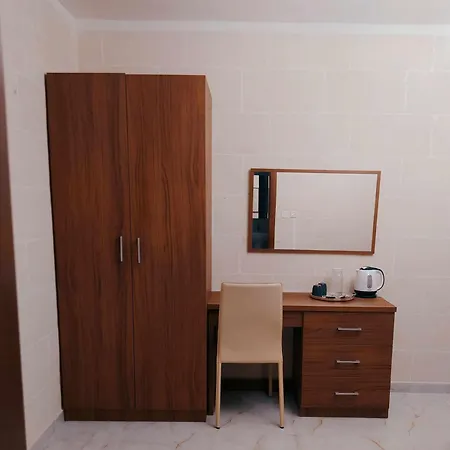 לינה וארוחת בוקר Gozo Traveller