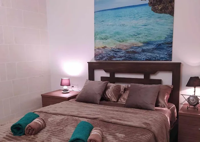 Gozo Traveller Nadur